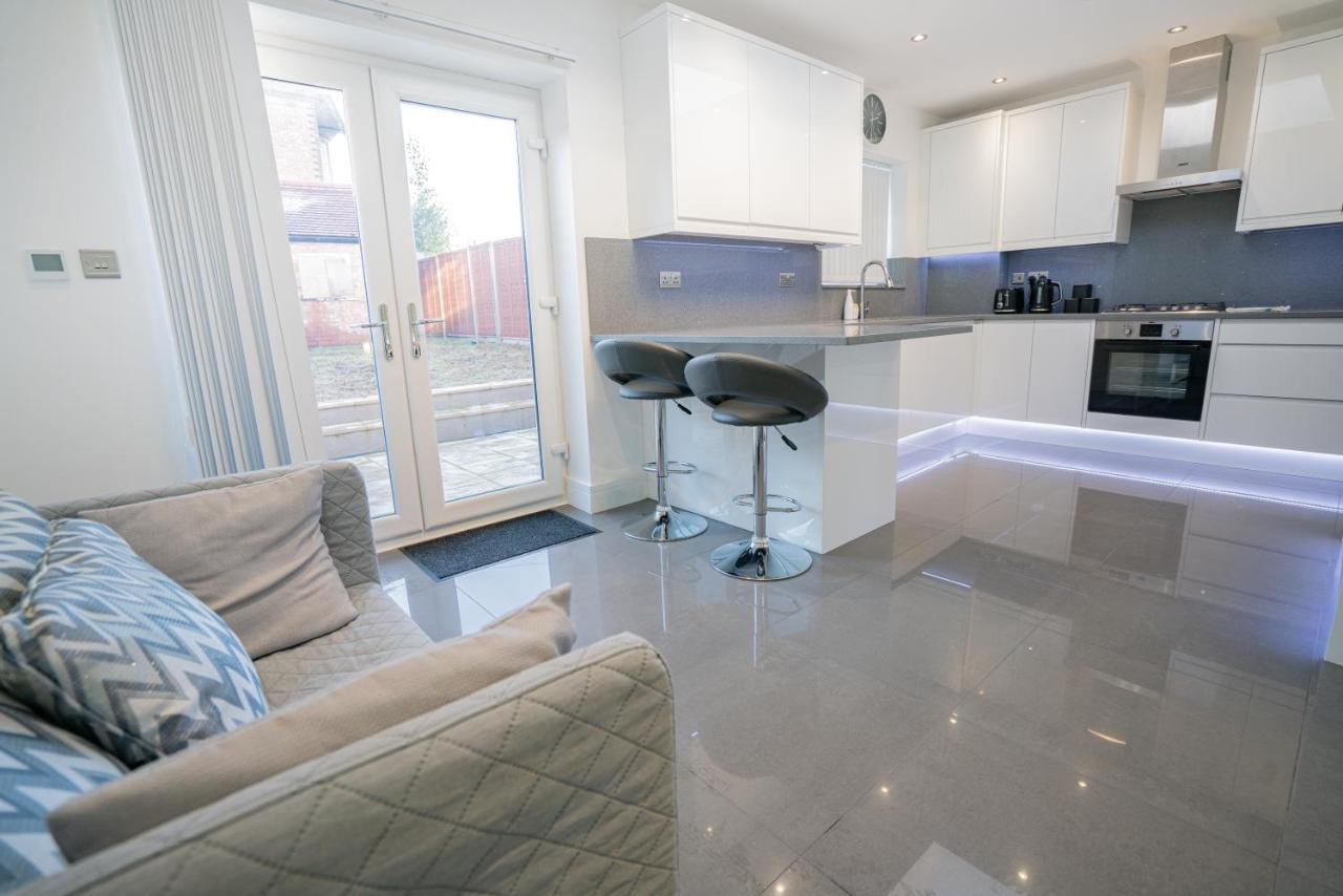 Вилла Newly Refurbished Modern 4 Bed Detached House ! Оксфорд Экстерьер фото